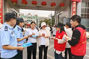 状态不俗！阿巴基半场10中6拿到14分